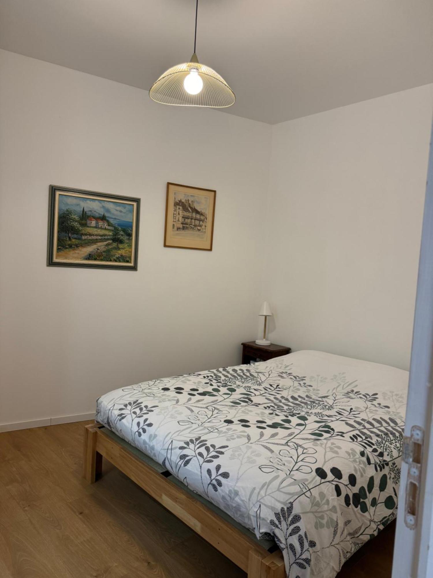 Appartement Meuble Tout Confort シャロン・シュル・ソーヌ エクステリア 写真